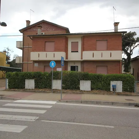 Beachside With Parking Appartement Rosapineta