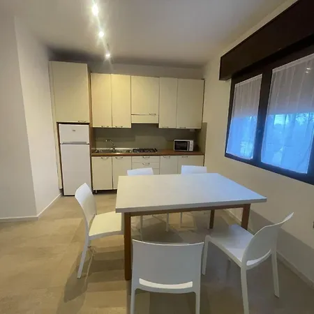 Beachside With Parking Rosapineta