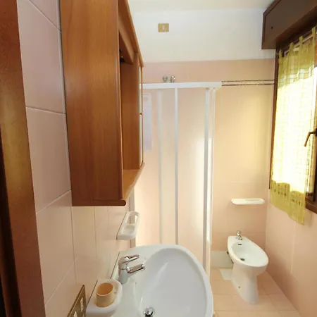 Beachside With Parking Apartment *