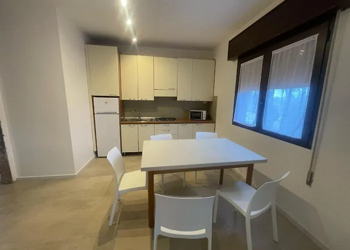 Beachside With Parking Rosapineta