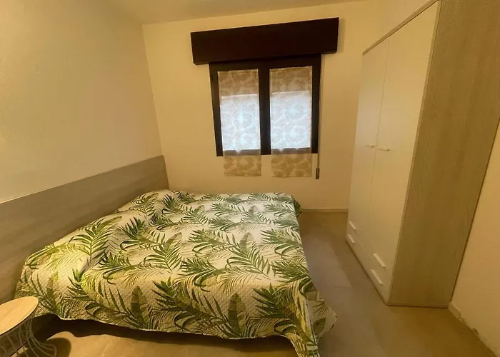 Beachside With Parking Apartment