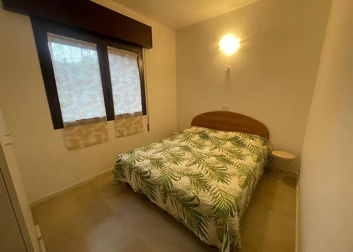 Beachside With Parking Rosapineta