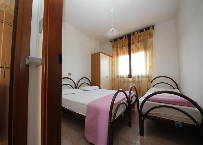 Beachside With Parking Apartment