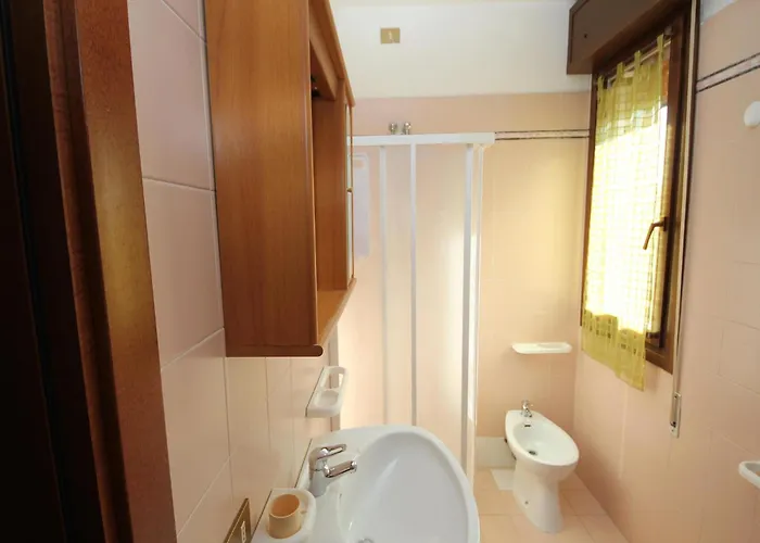 Beachside With Parking Apartment *