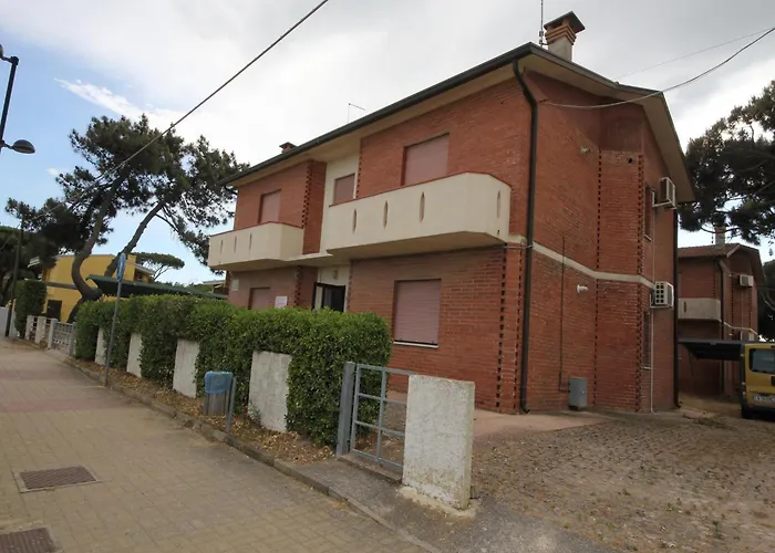 Beachside With Parking Apartment *